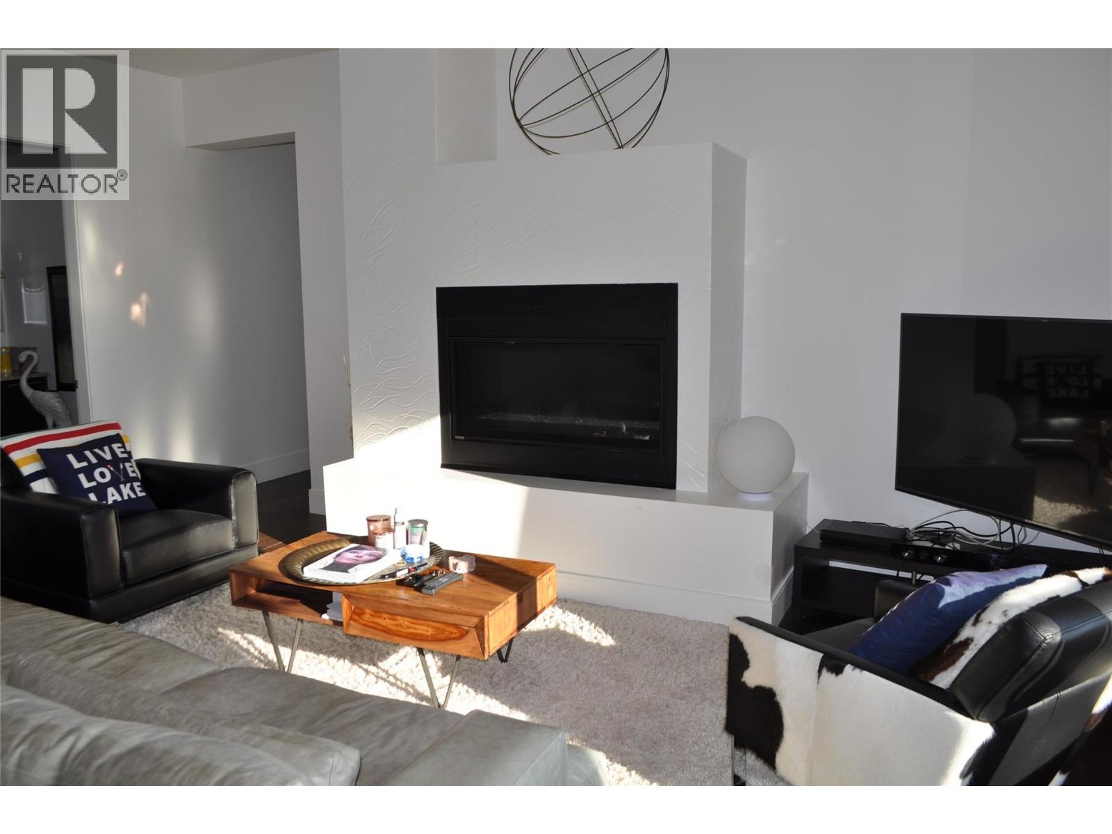 1843 Diamond View Drive