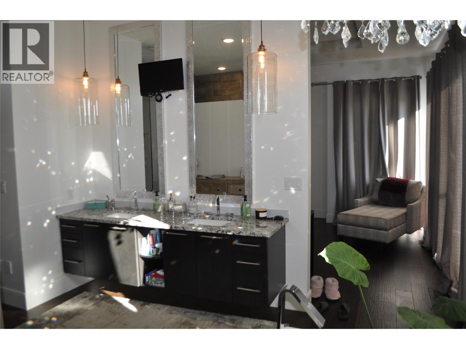 1843 Diamond View Drive