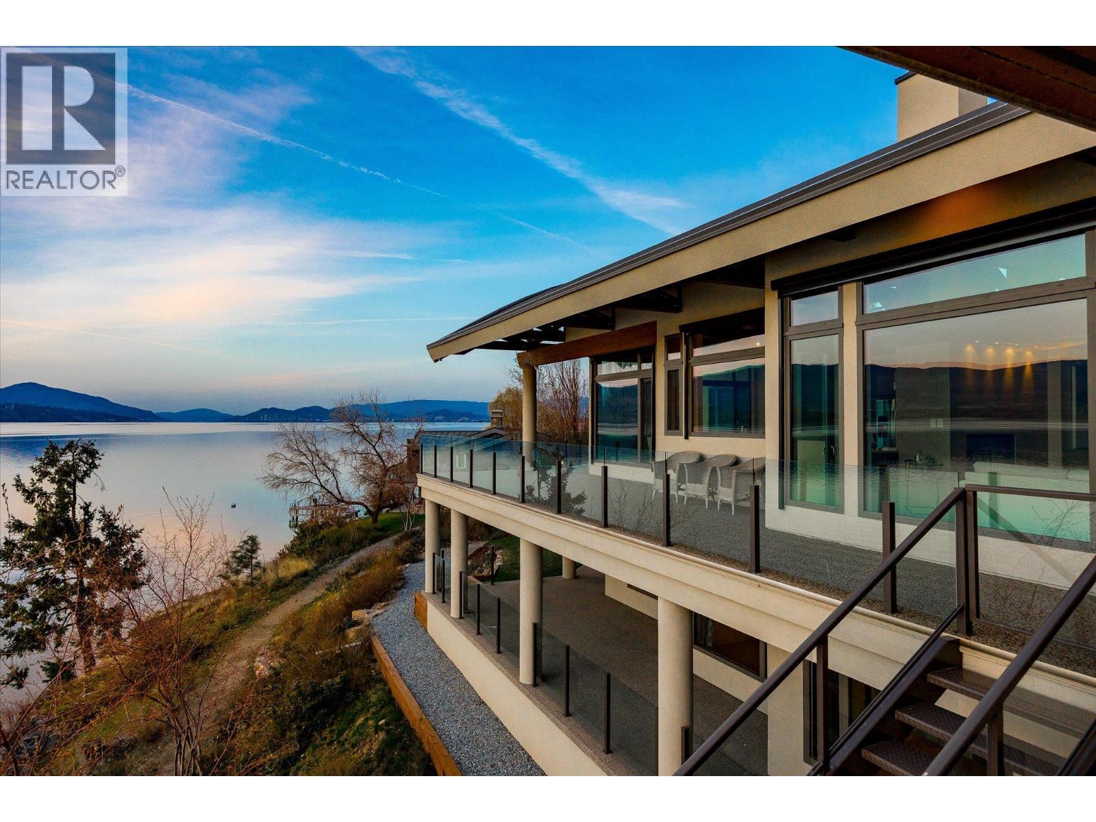 5560 Lakeshore Road