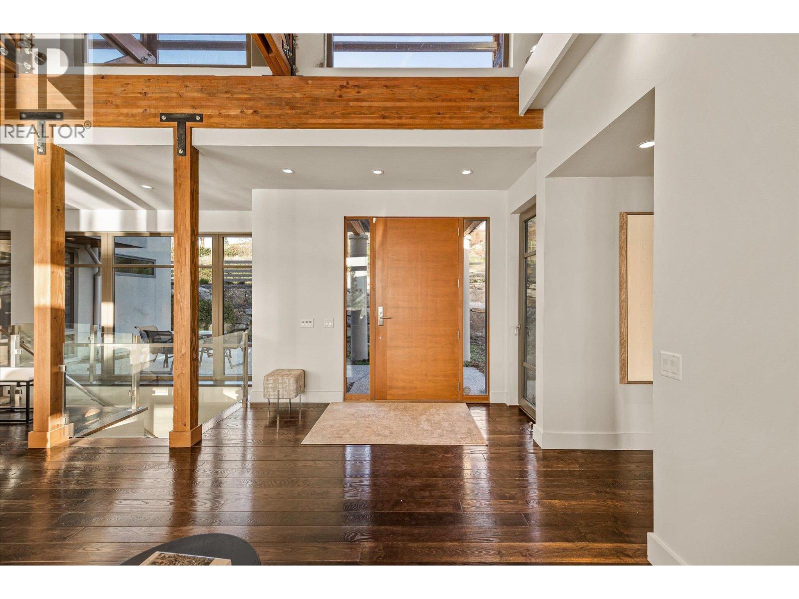 5560 Lakeshore Road