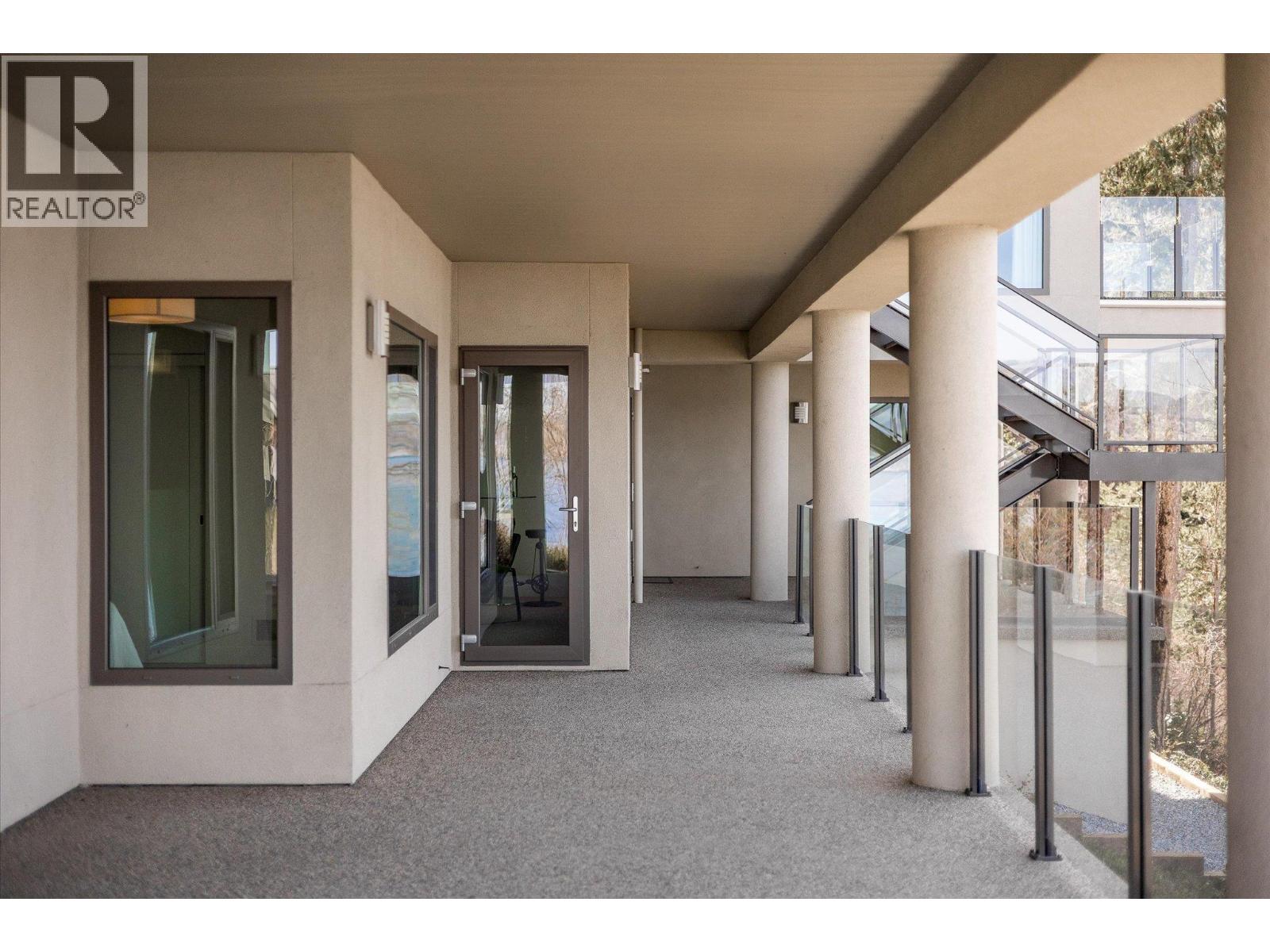 5560 Lakeshore Road
