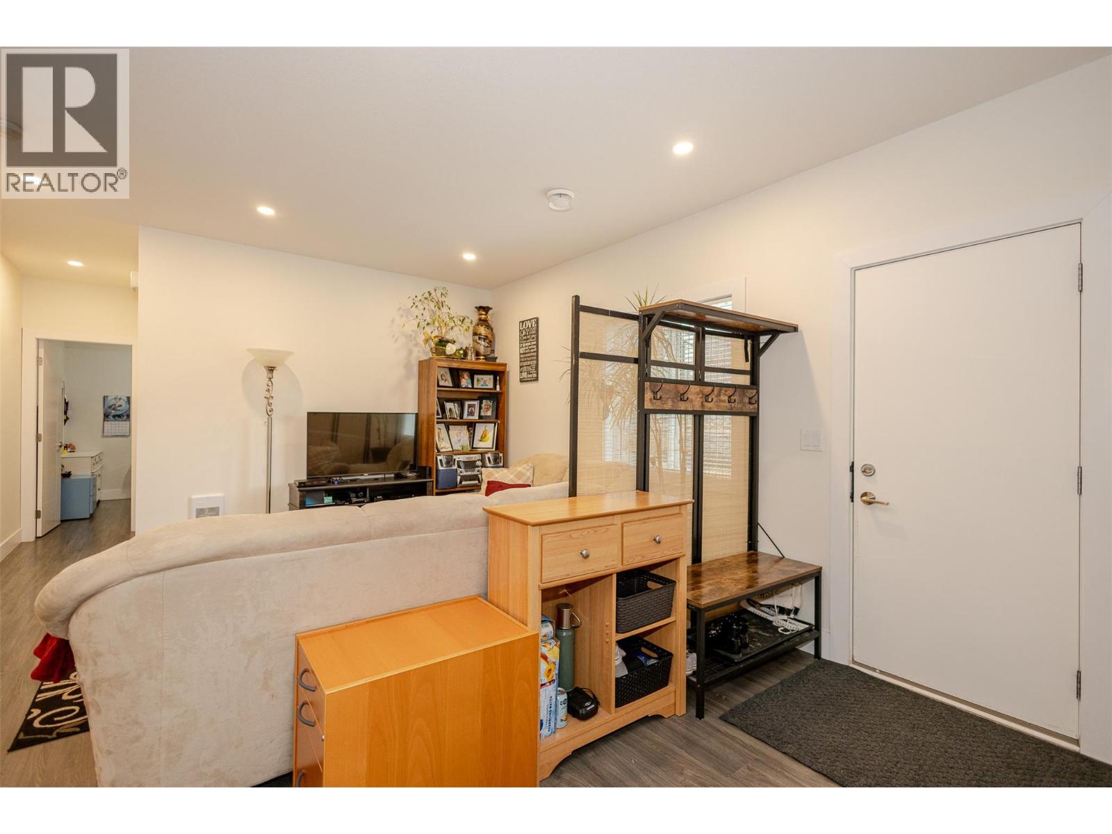 1077 Loseth Drive
