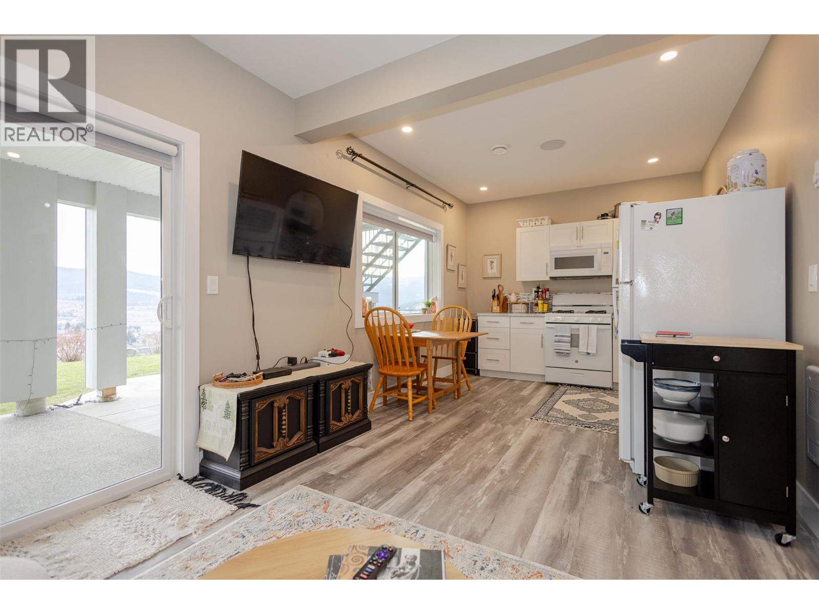 1077 Loseth Drive