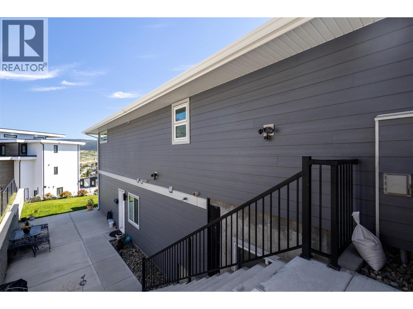 1077 Loseth Drive