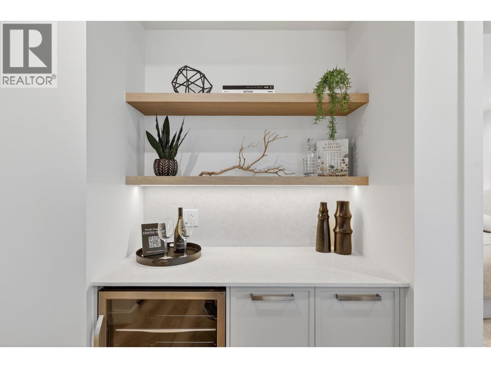 3340 Lakeshore Road Unit# 713