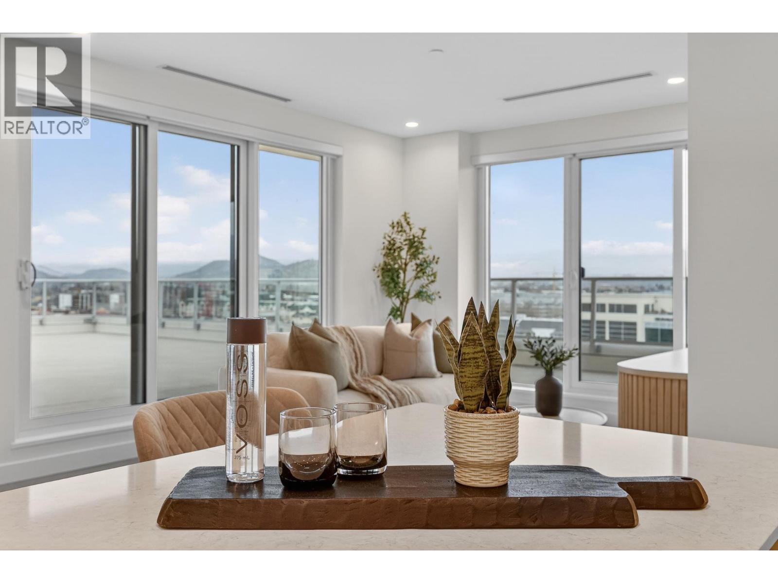 3340 Lakeshore Road Unit# 713