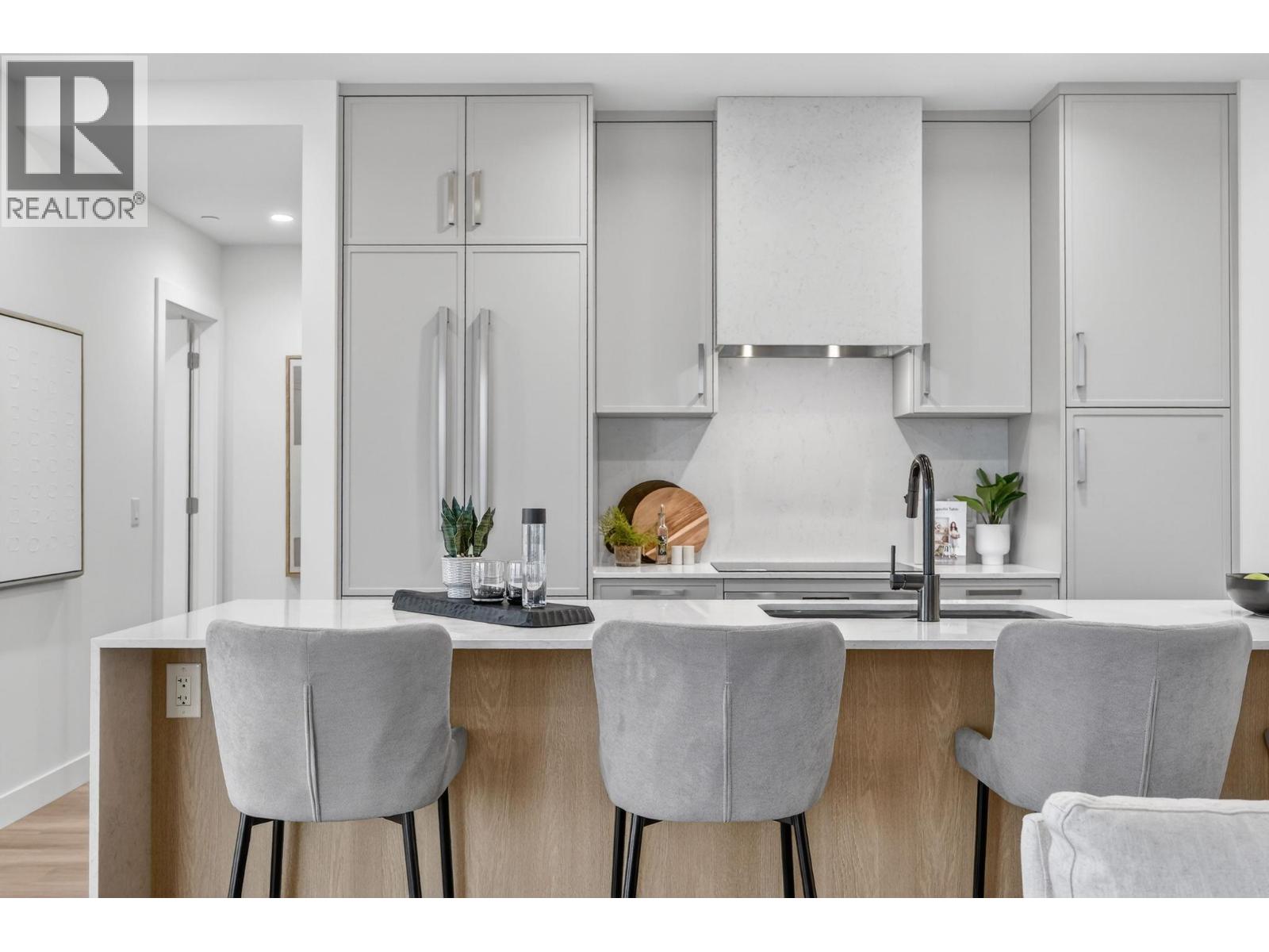 3340 Lakeshore Road Unit# 713