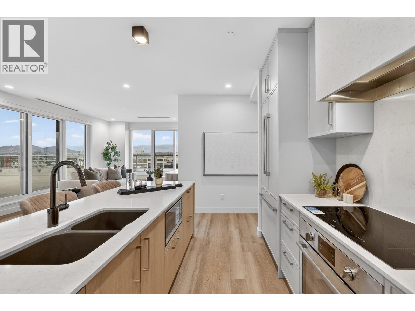 3340 Lakeshore Road Unit# 713