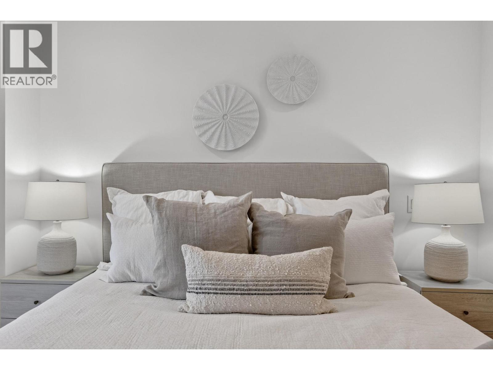 3340 Lakeshore Road Unit# 713
