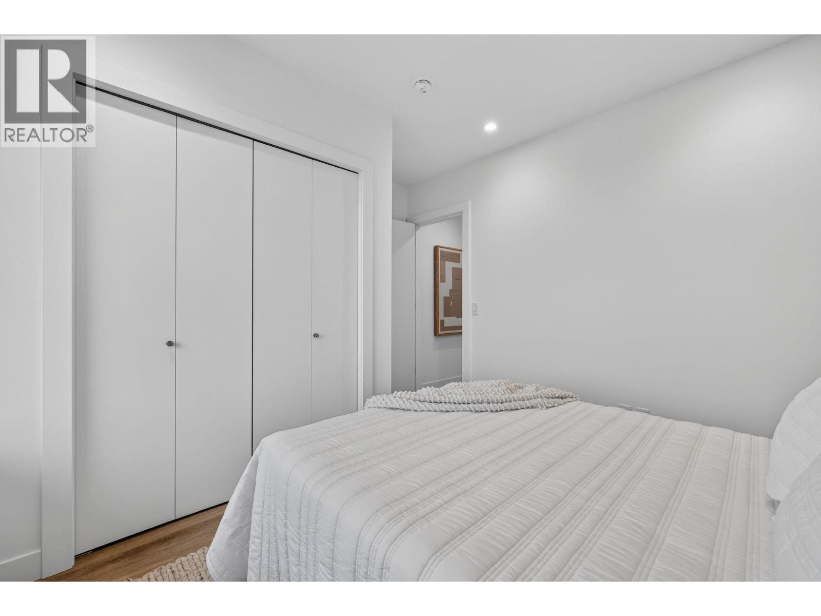 3340 Lakeshore Road Unit# 713