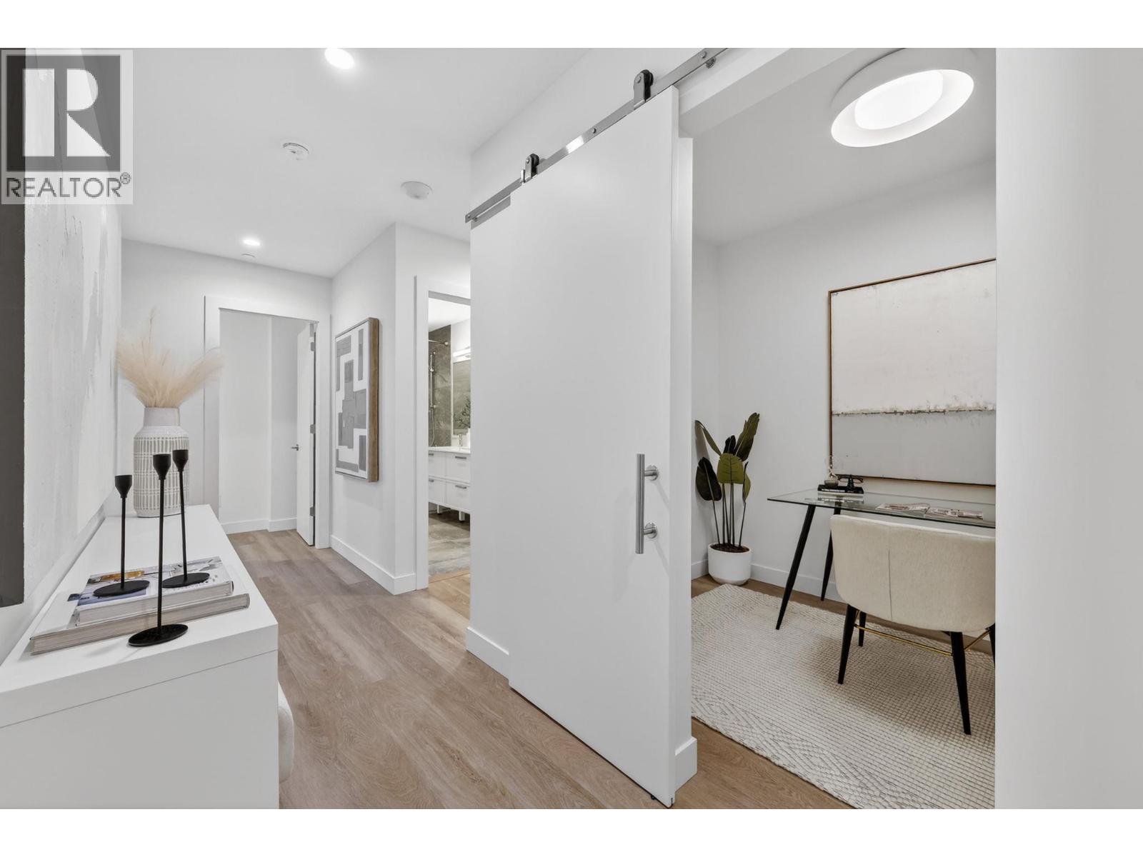 3340 Lakeshore Road Unit# 713