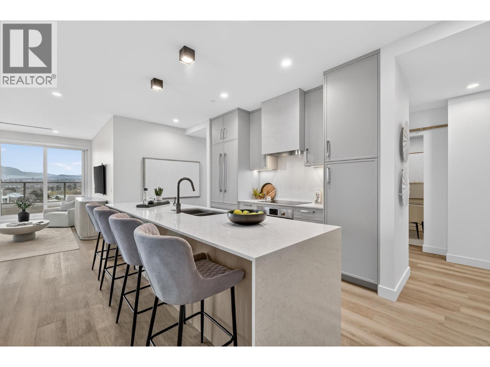 3340 Lakeshore Road Unit# 713