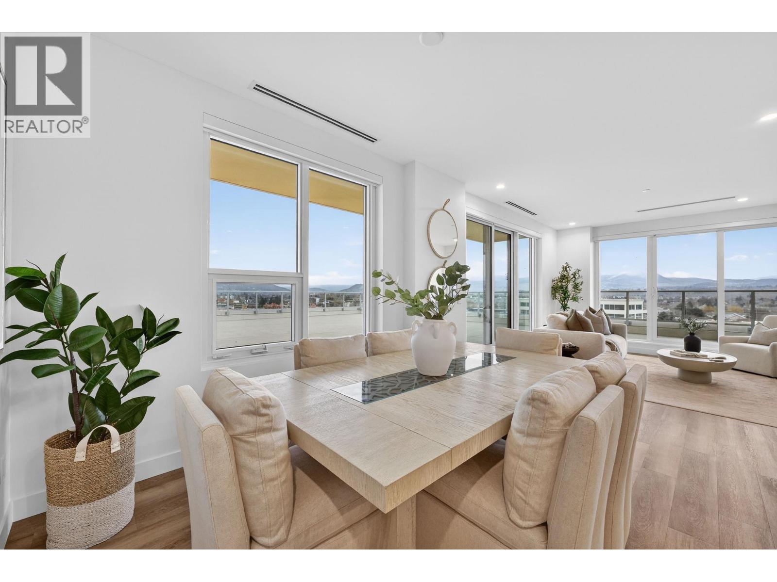 3340 Lakeshore Road Unit# 713
