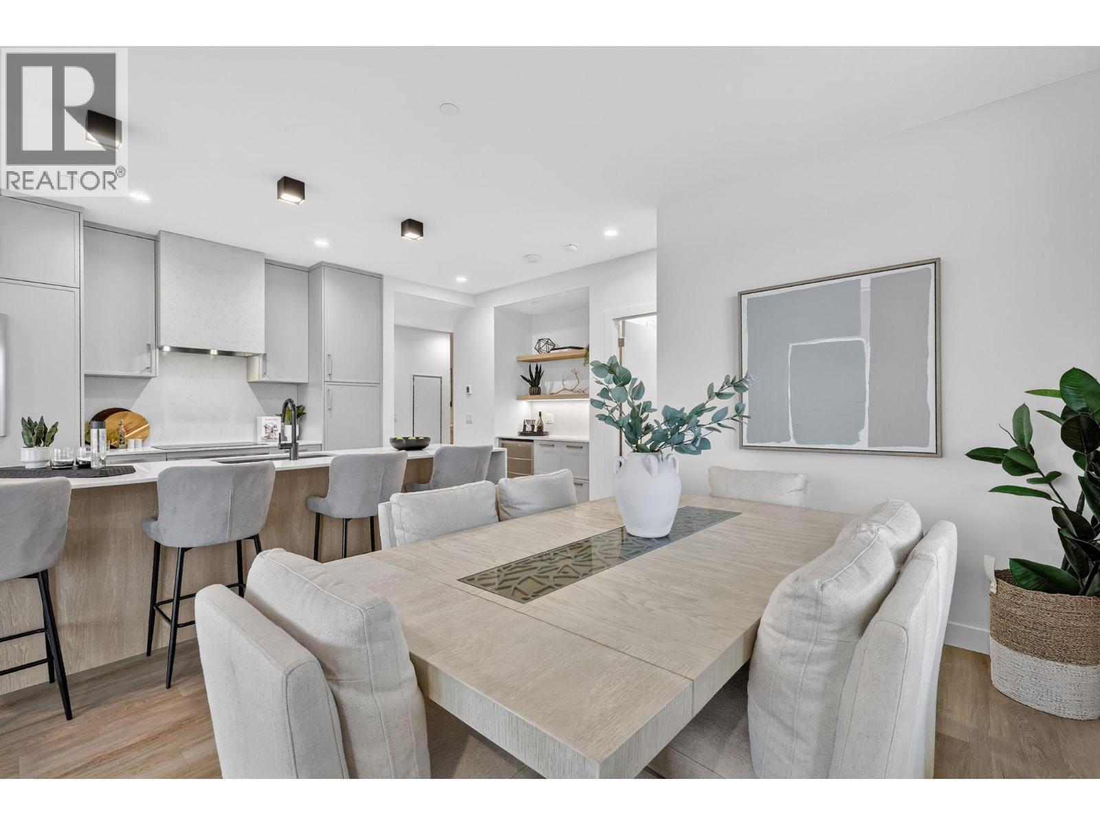 3340 Lakeshore Road Unit# 713