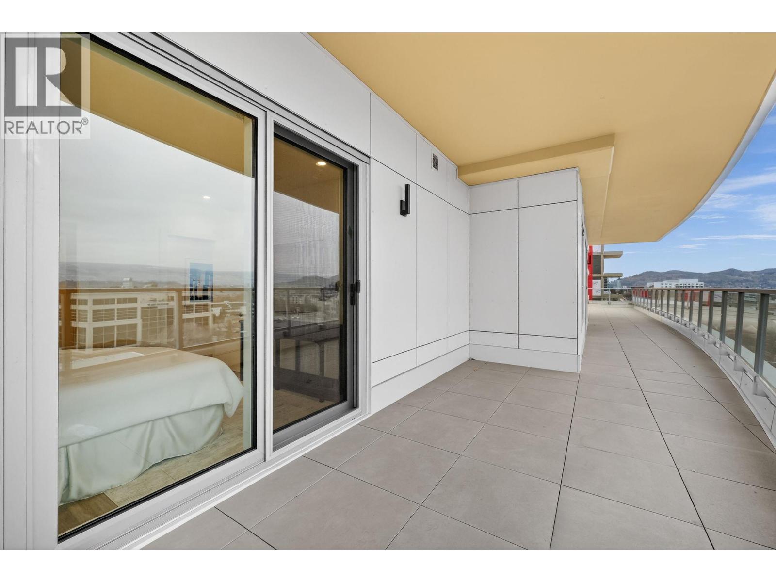 3340 Lakeshore Road Unit# 713