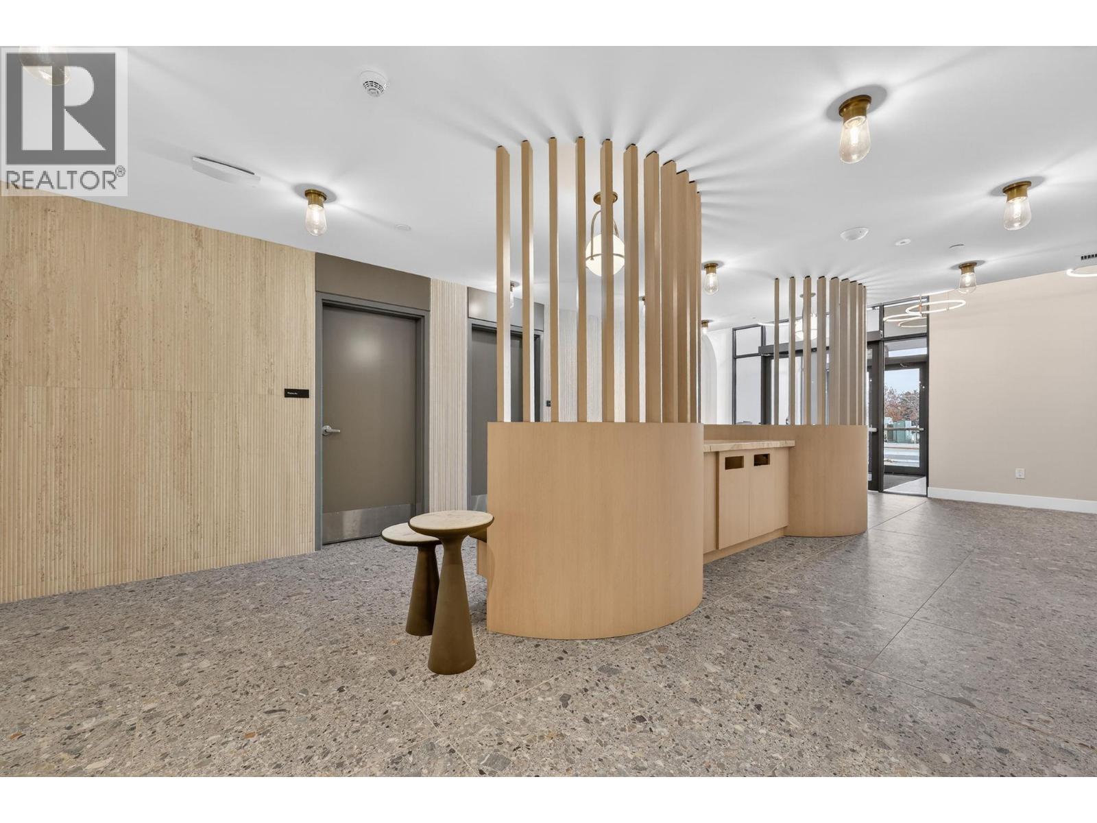 3340 Lakeshore Road Unit# 713