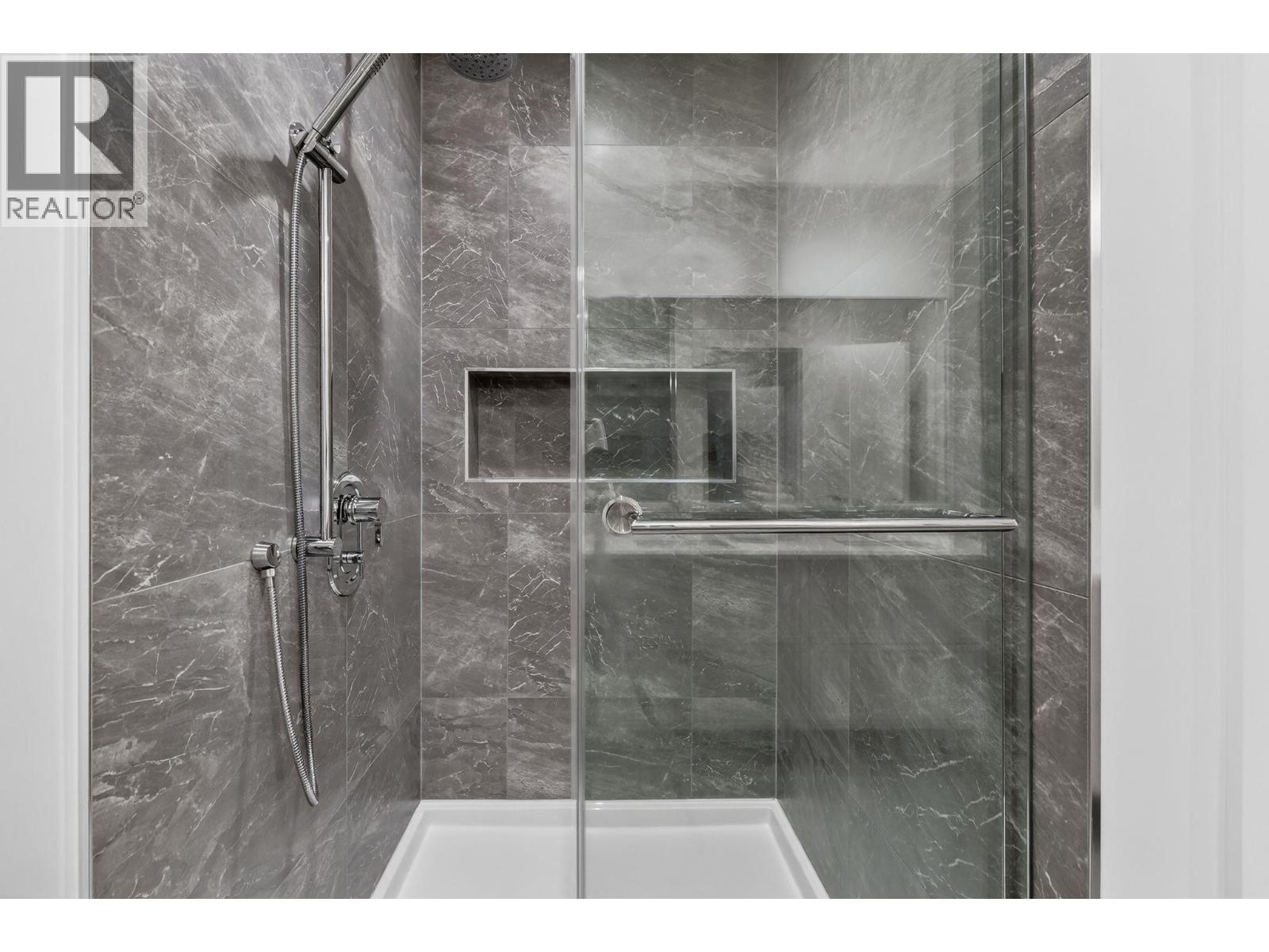 3340 Lakeshore Road Unit# 713