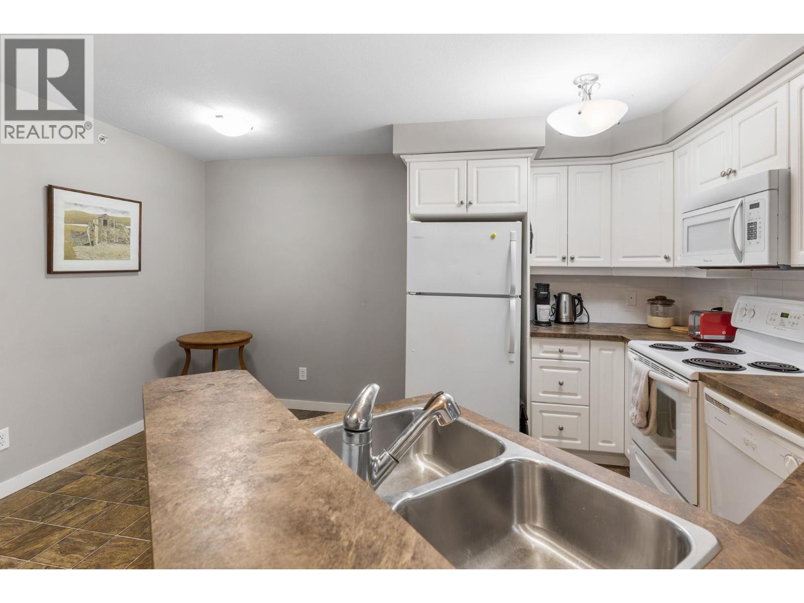 515 Houghton Road Unit# 311