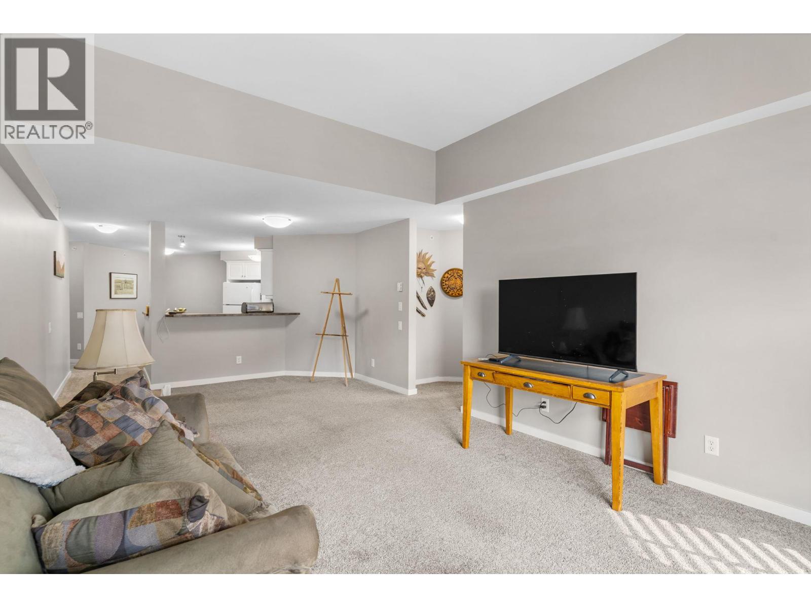 515 Houghton Road Unit# 311