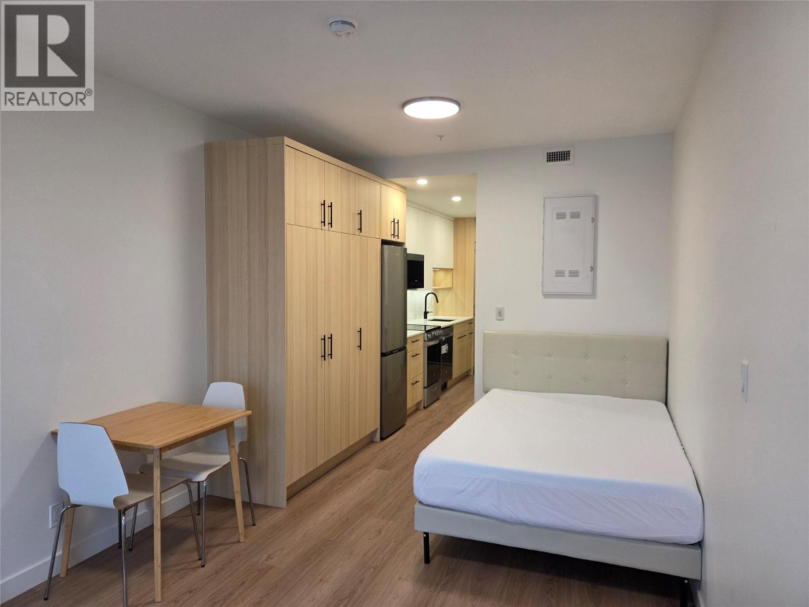 1380 Pridham Avenue Unit# 213