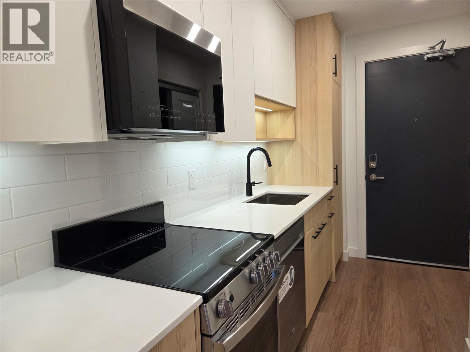 1380 Pridham Avenue Unit# 213