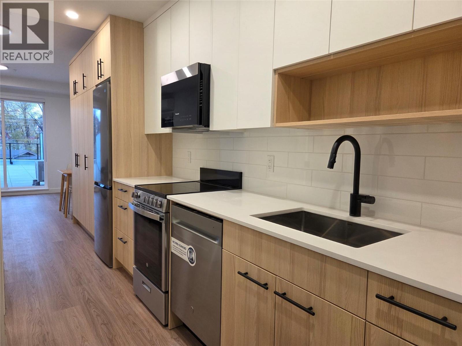 1380 Pridham Avenue Unit# 213