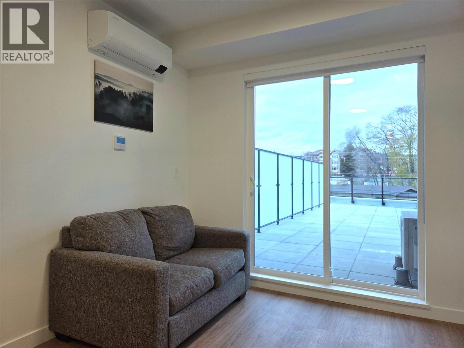 1380 Pridham Avenue Unit# 213