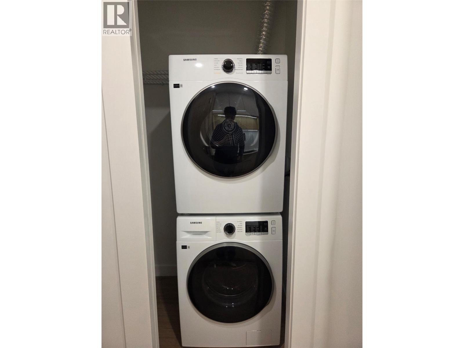 1380 Pridham Avenue Unit# 213