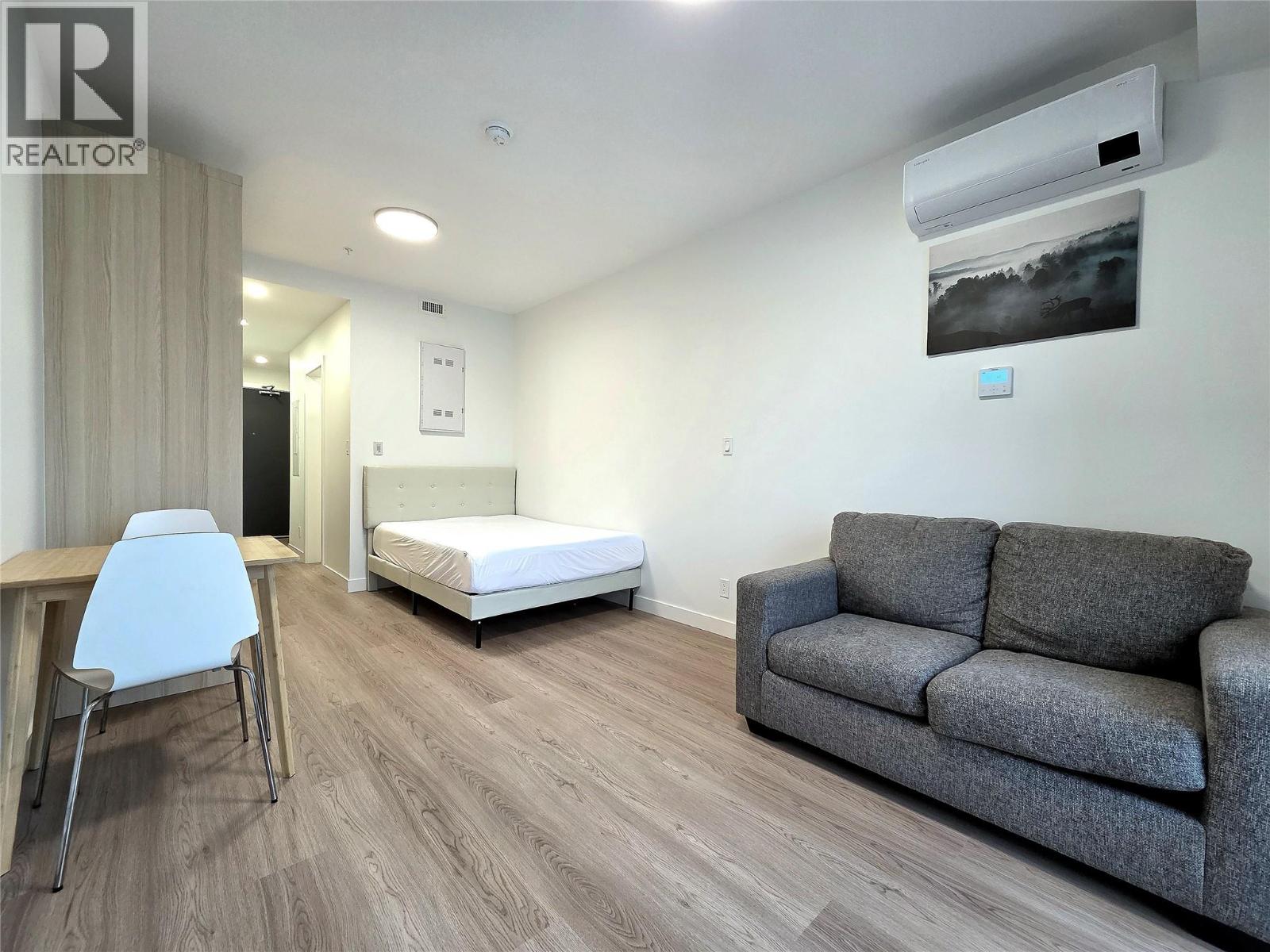 1380 Pridham Avenue Unit# 213