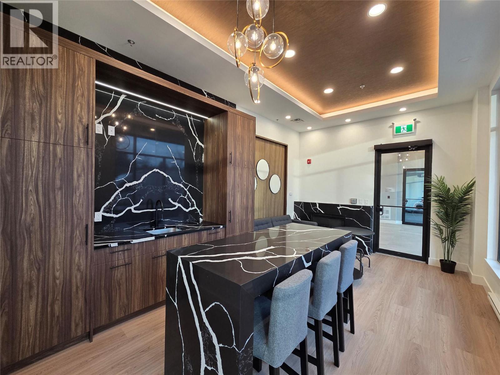 1380 Pridham Avenue Unit# 213