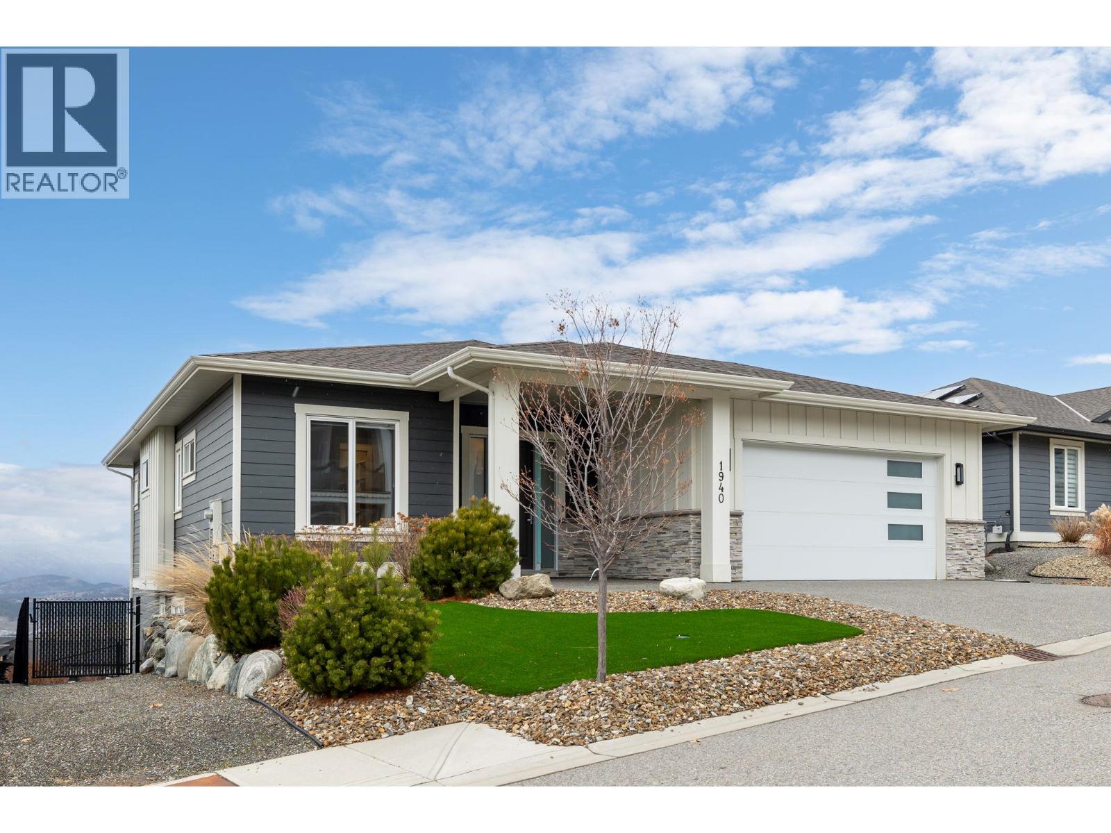 1940 Foxtail Terrace