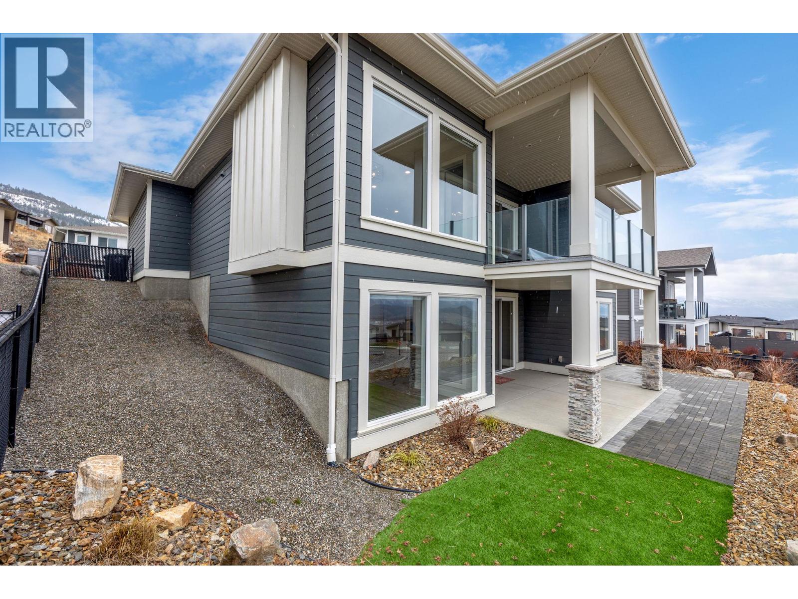 1940 Foxtail Terrace