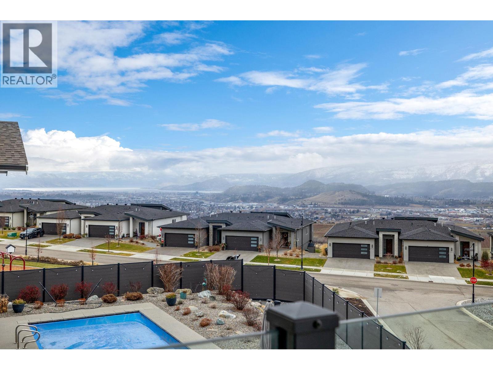 1940 Foxtail Terrace