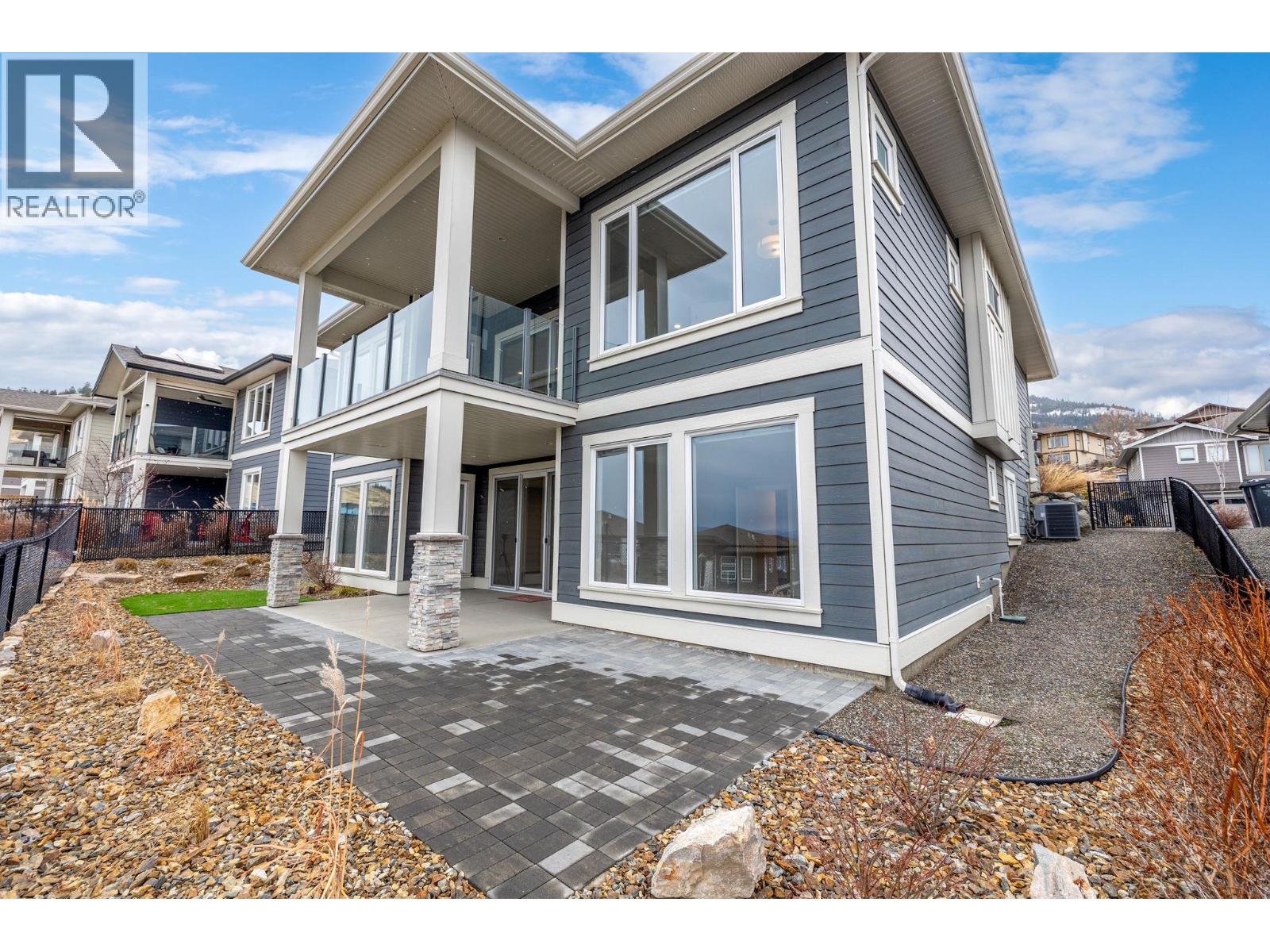 1940 Foxtail Terrace