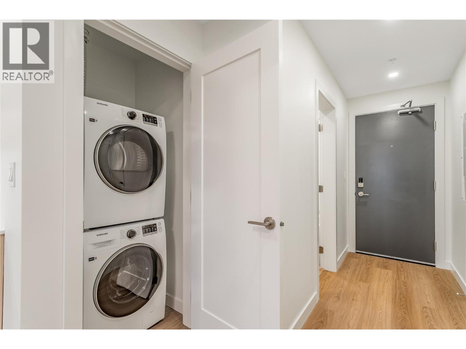 1380 Pridham Avenue Unit# 305