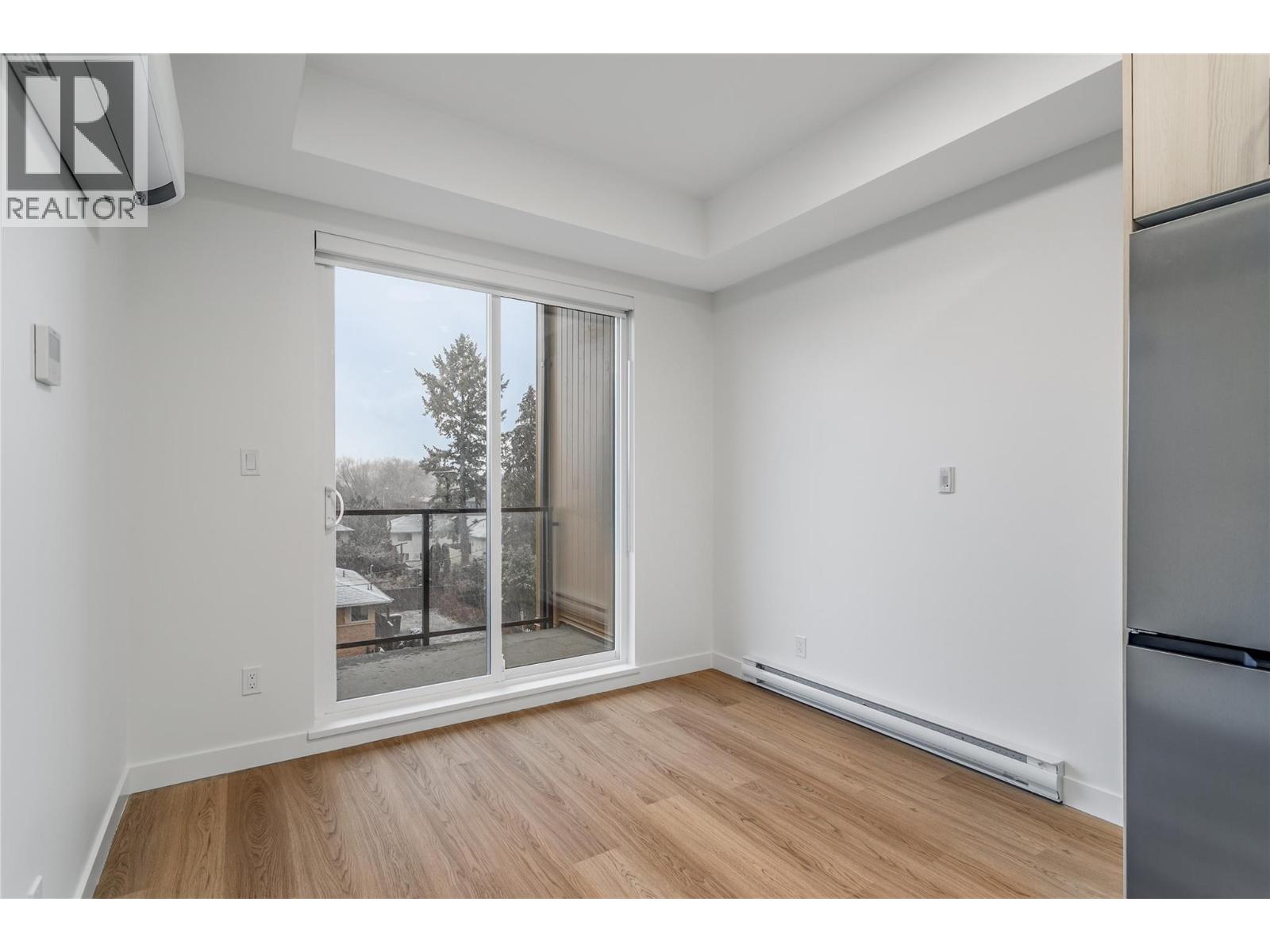 1380 Pridham Avenue Unit# 305