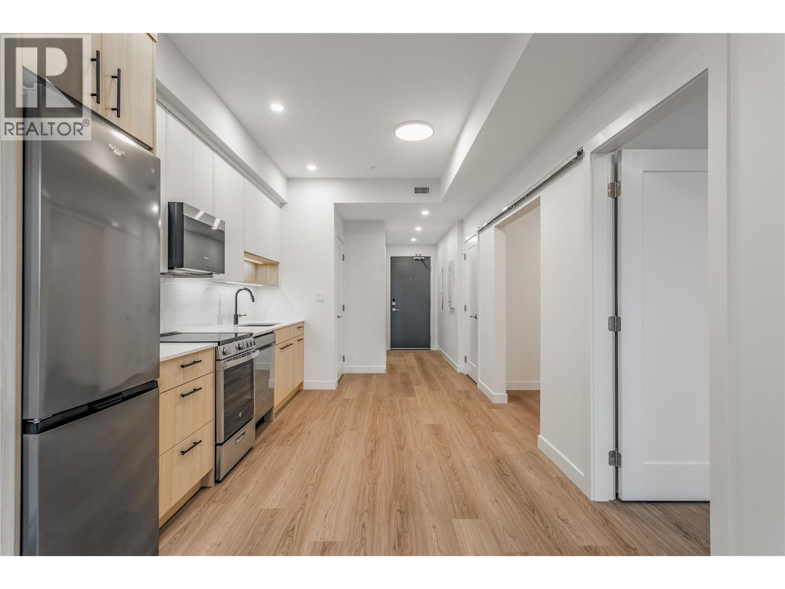 1380 Pridham Avenue Unit# 305