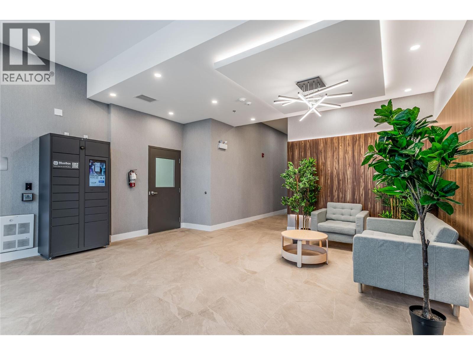 1380 Pridham Avenue Unit# 305