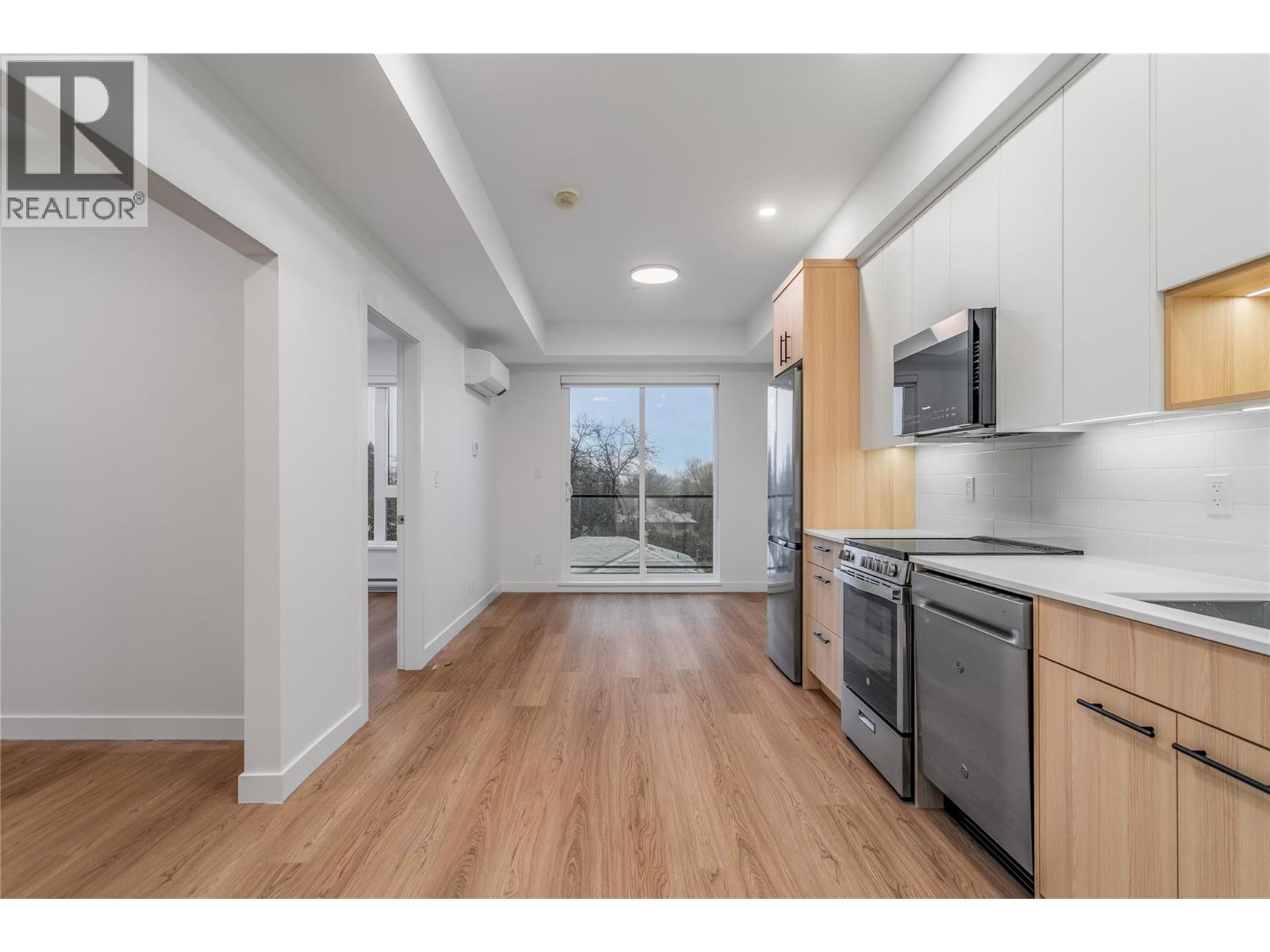 1380 Pridham Avenue Unit# 305