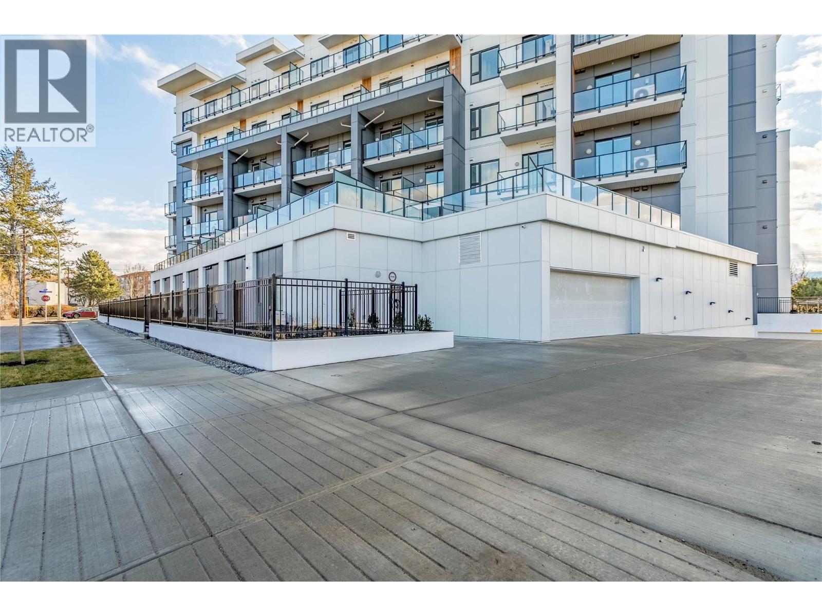 1380 Pridham Avenue Unit# 305