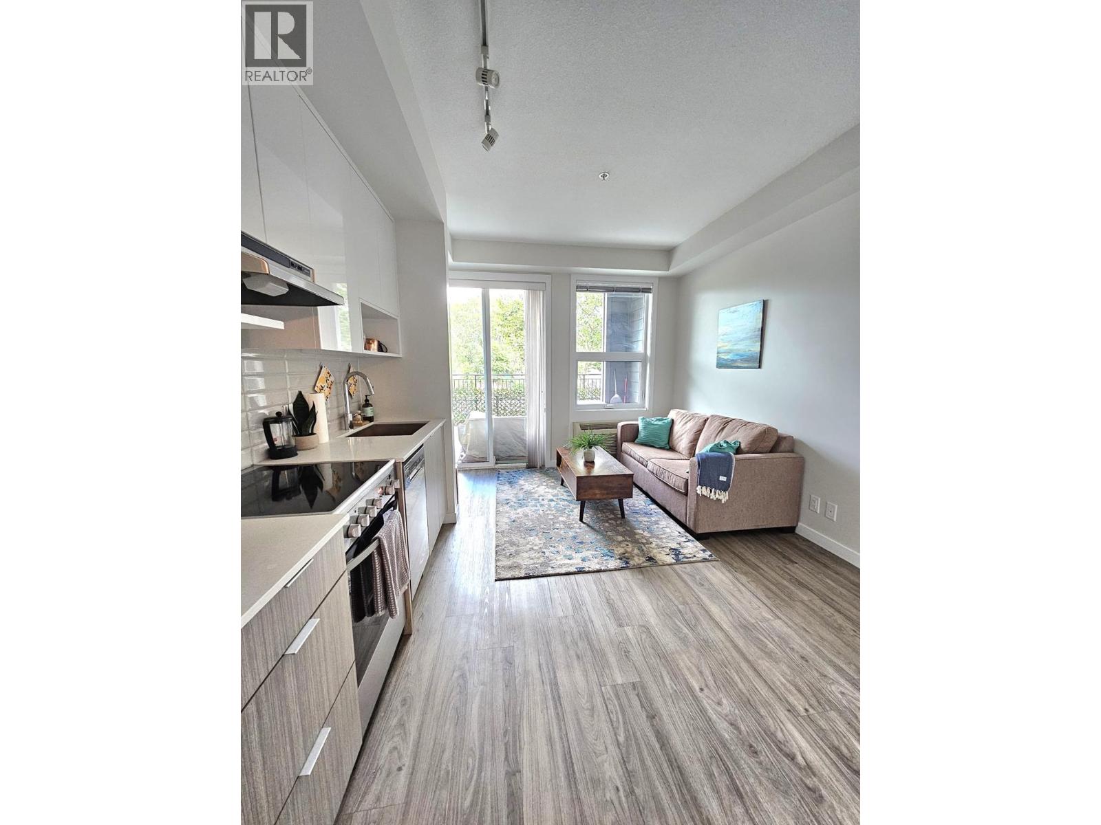 1800 Richter Street Unit# 102