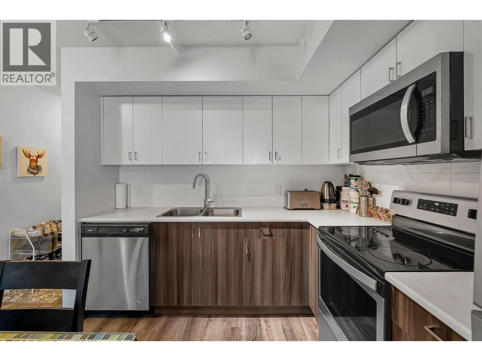 655 Academy Way Unit# 211