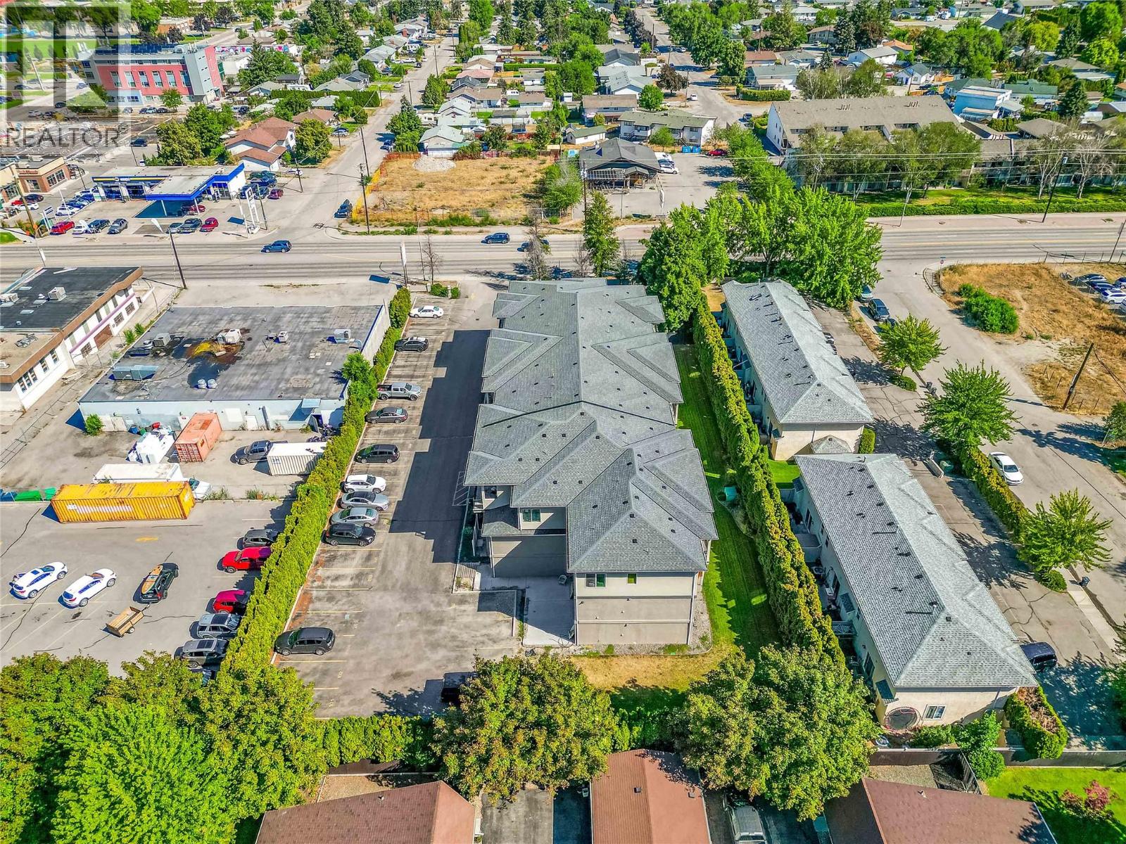 205 Highway 33 E