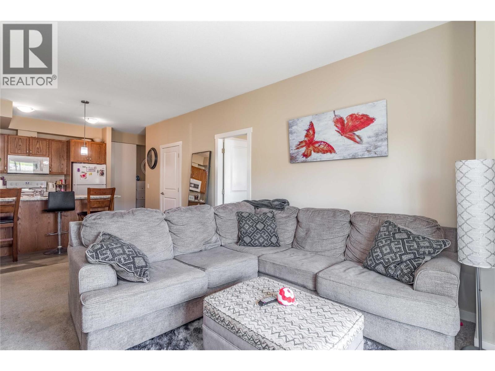 205 Highway 33 E