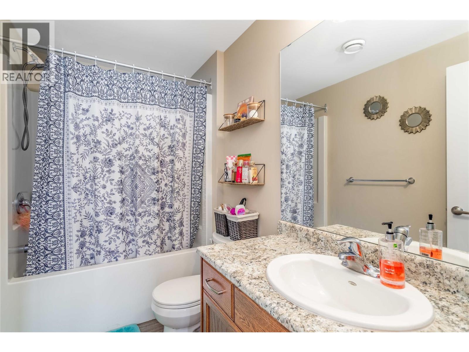 205 Highway 33 E