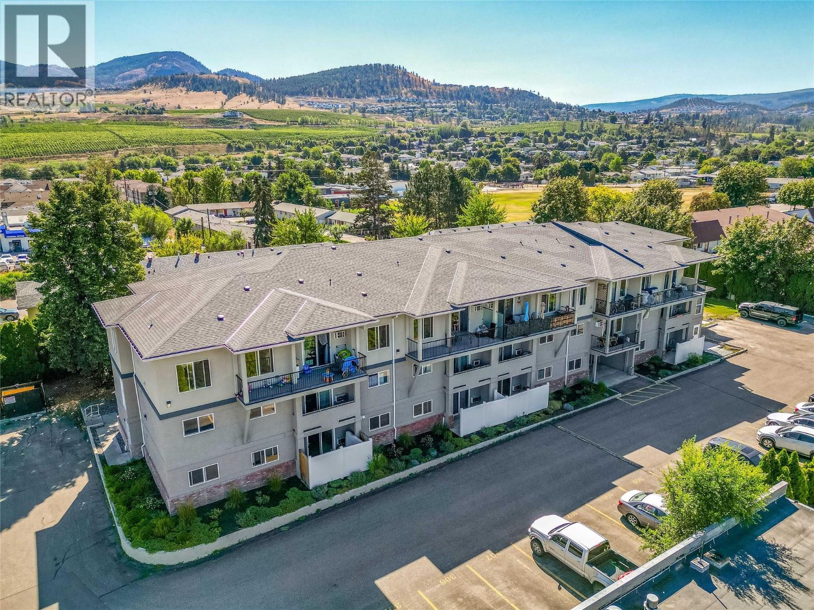 205 Highway 33 E
