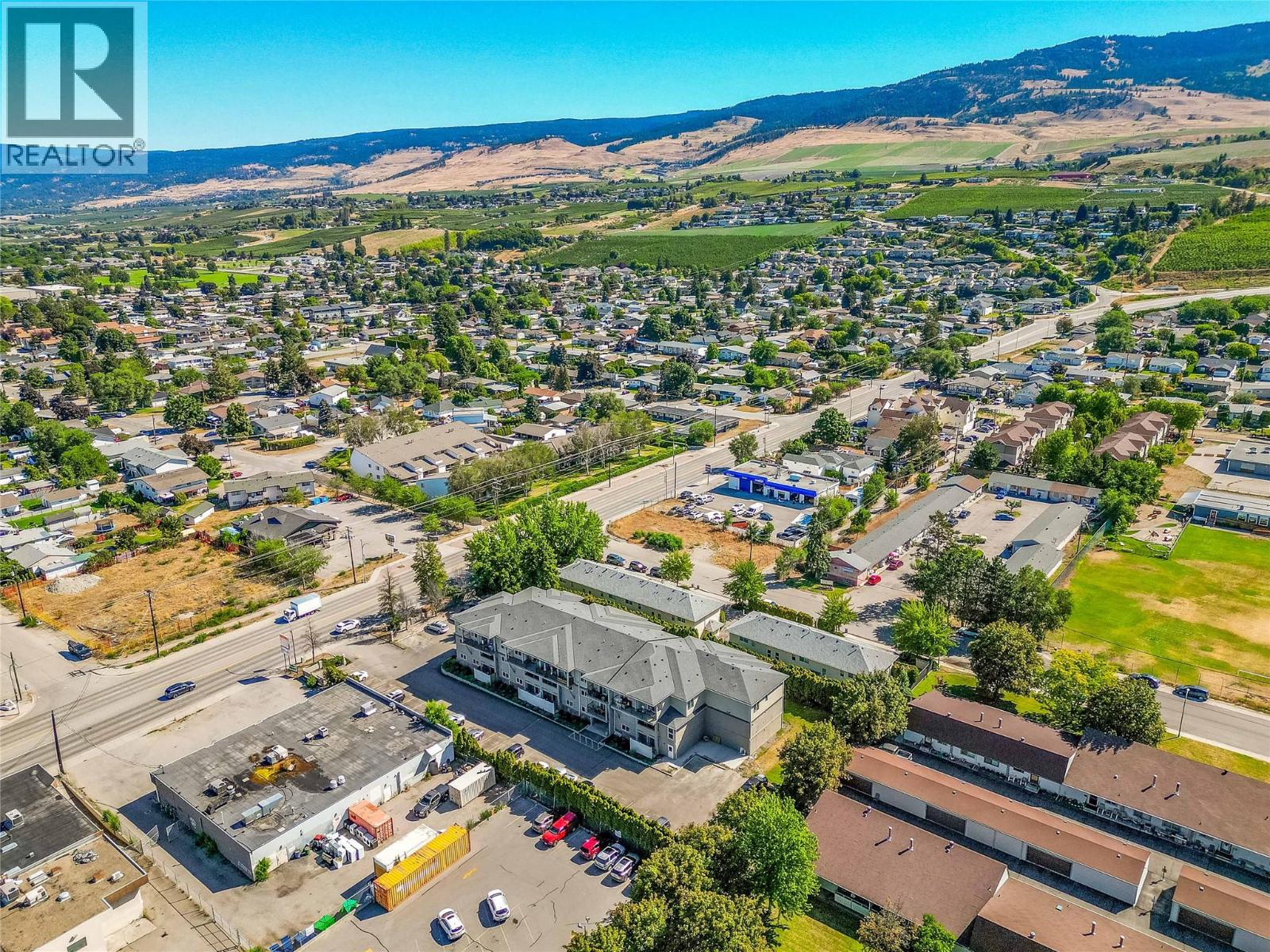 205 Highway 33 E