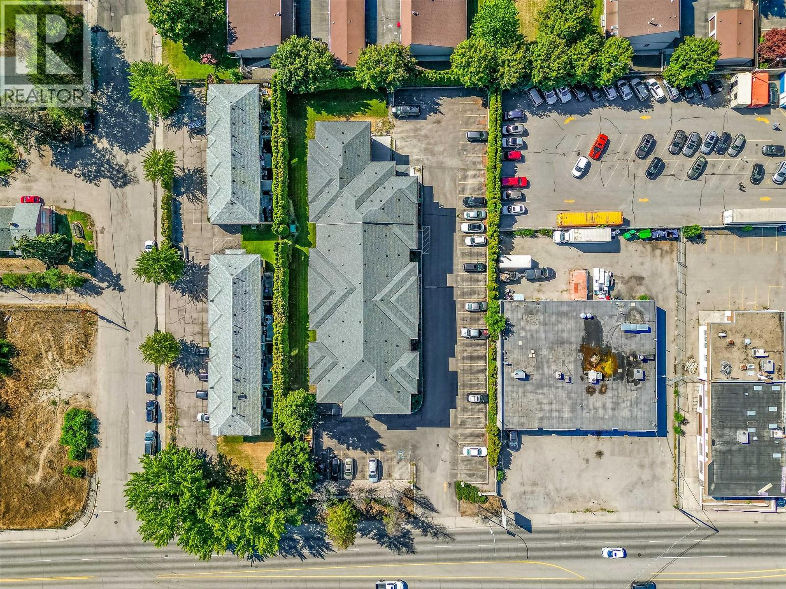 205 Highway 33 E