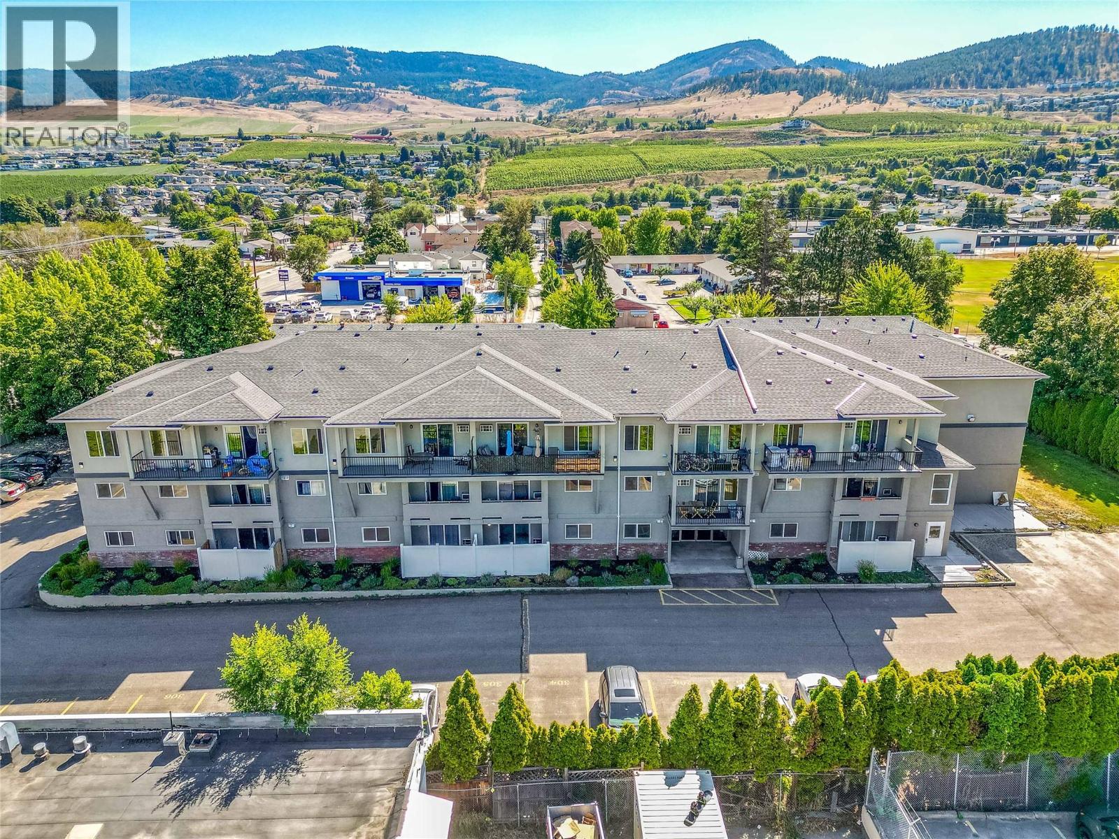 205 Highway 33 E