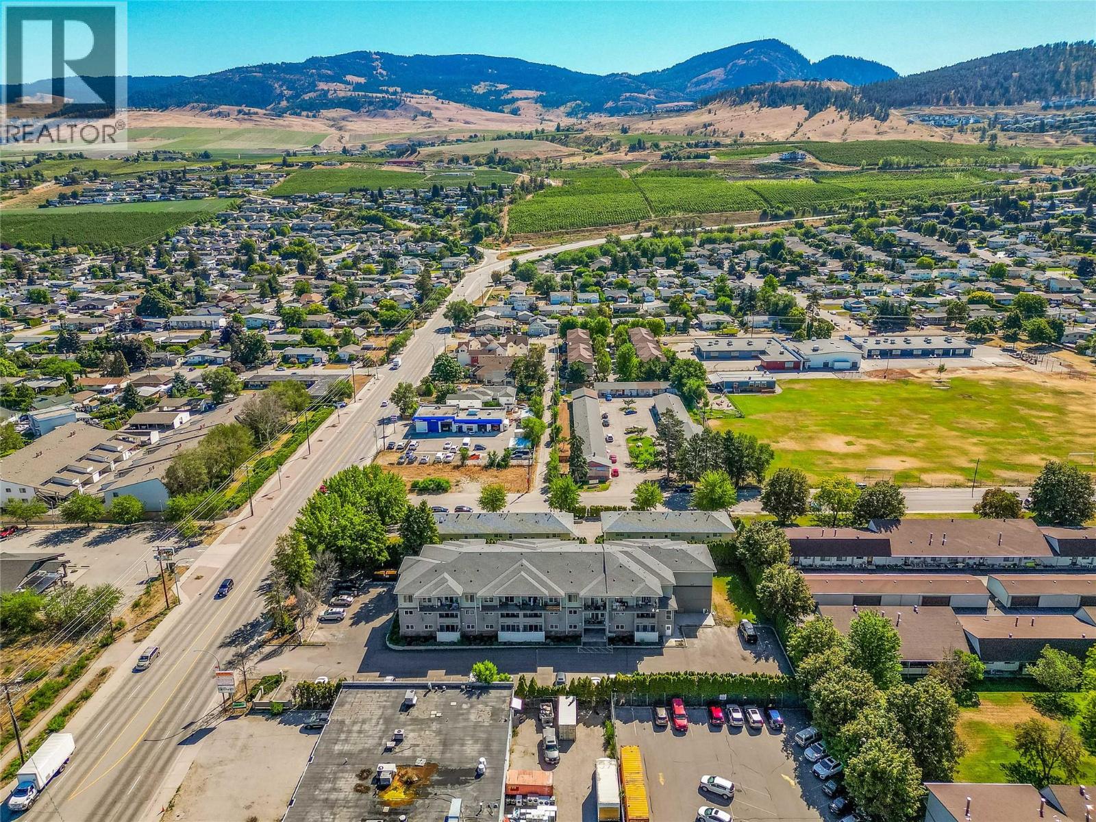 205 Highway 33 E